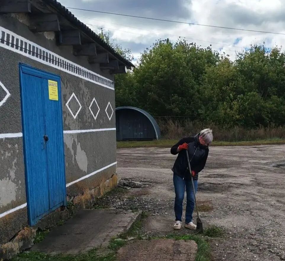 Субботник по благоустройству территории